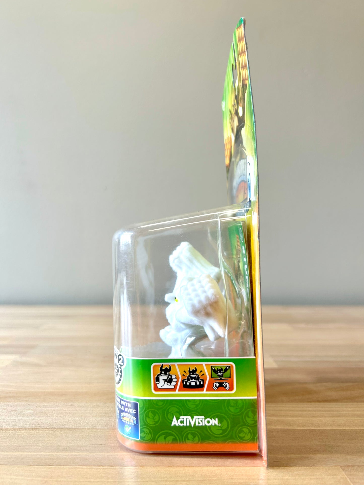White Flocked Stump Smash